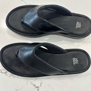 wild fable Black Padded Thong Sandals